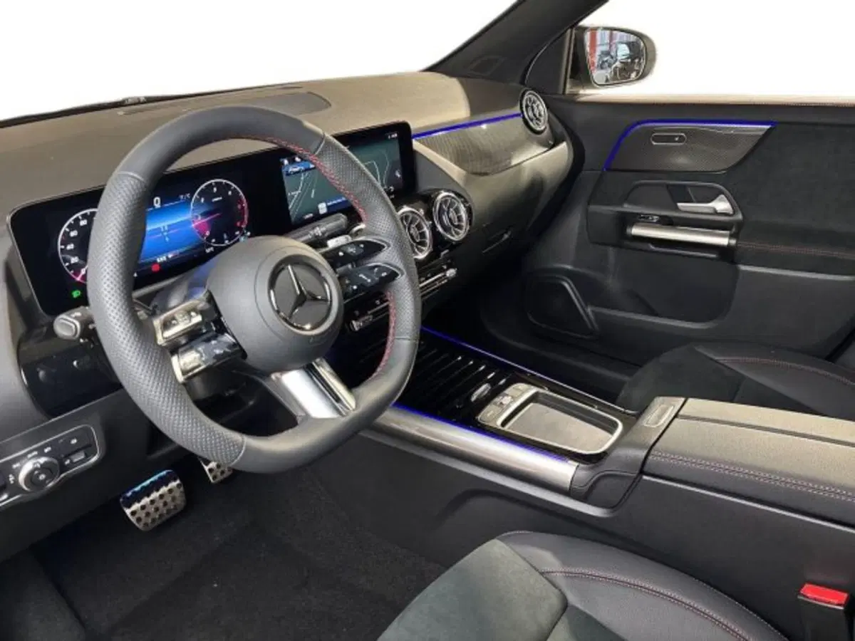 Mercedes-Benz GLA SUV nuova a Bologna (11)
