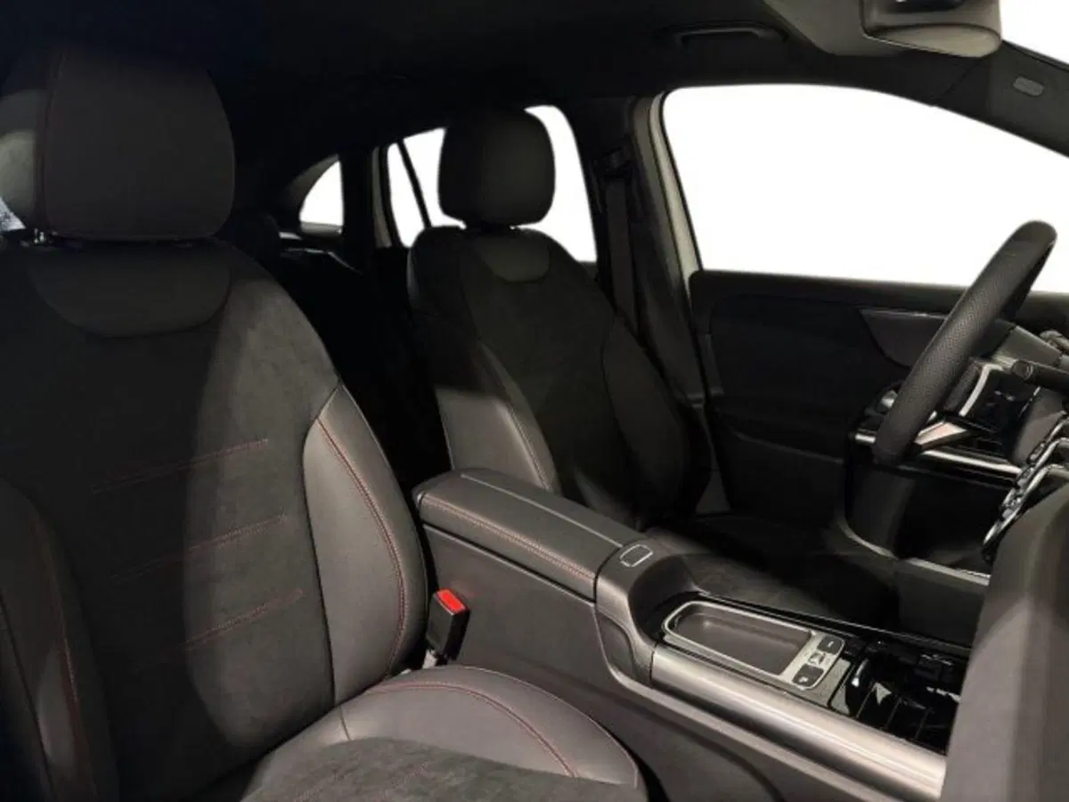 Mercedes-Benz GLA SUV nuova a Bologna (16)