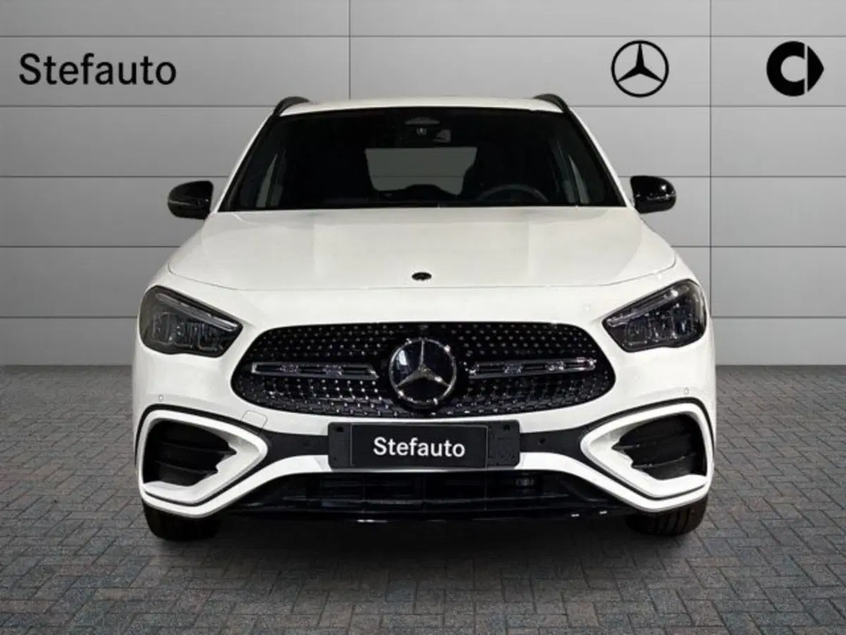 Mercedes-Benz GLA SUV nuova a Bologna (4)
