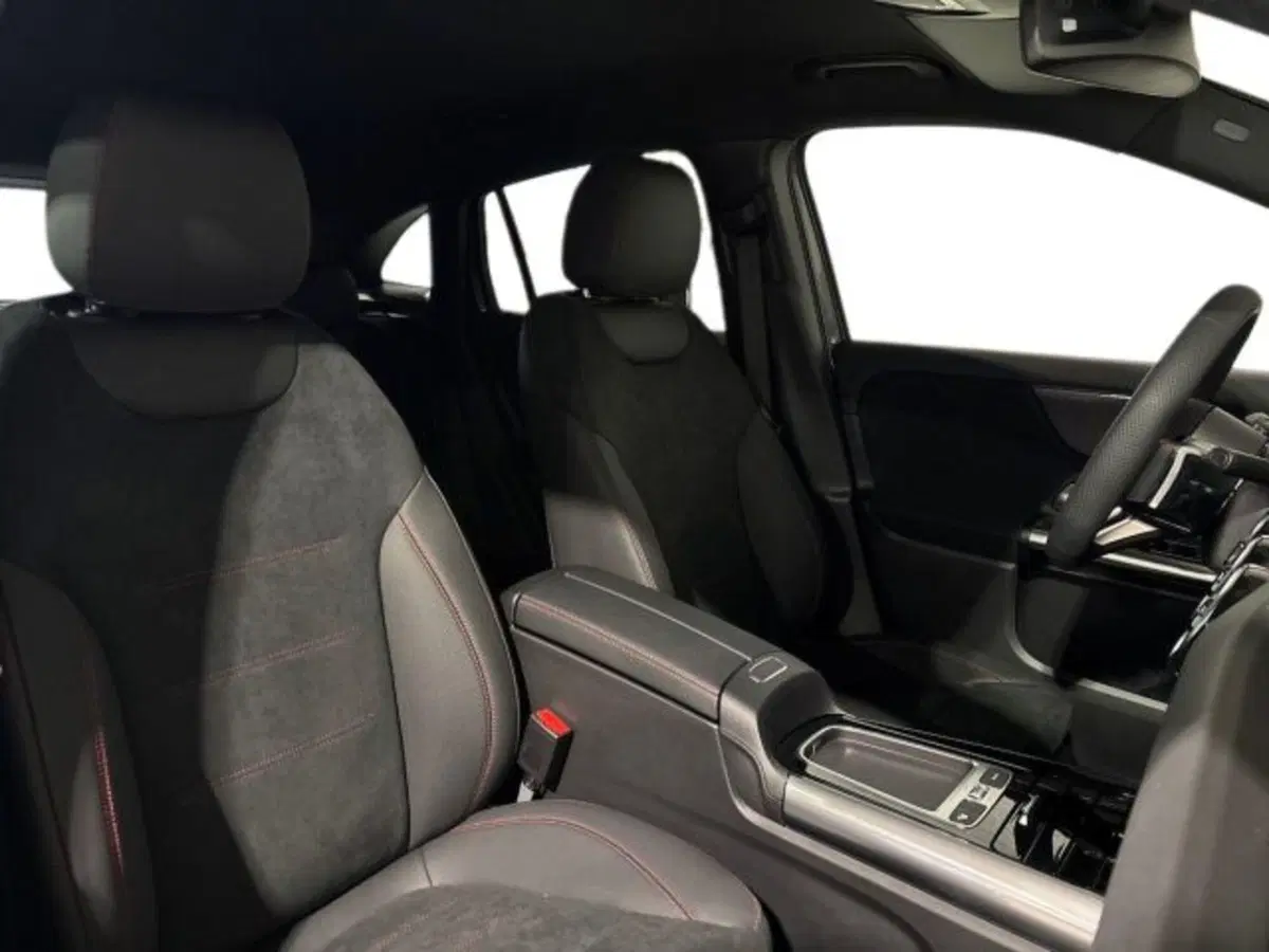 Mercedes-Benz GLA SUV nuova a Bologna (16)