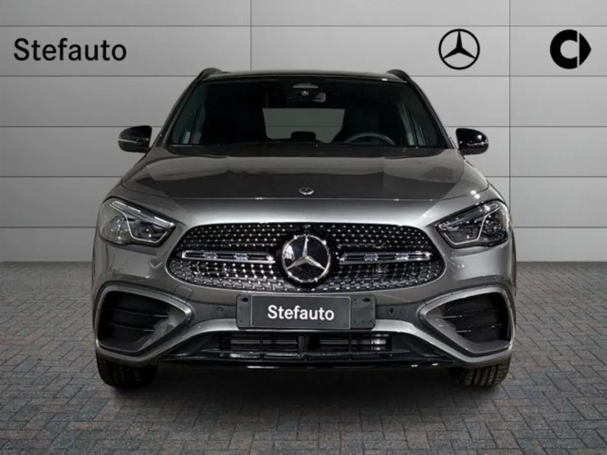 Mercedes-Benz GLA SUV nuova a Bologna (4)