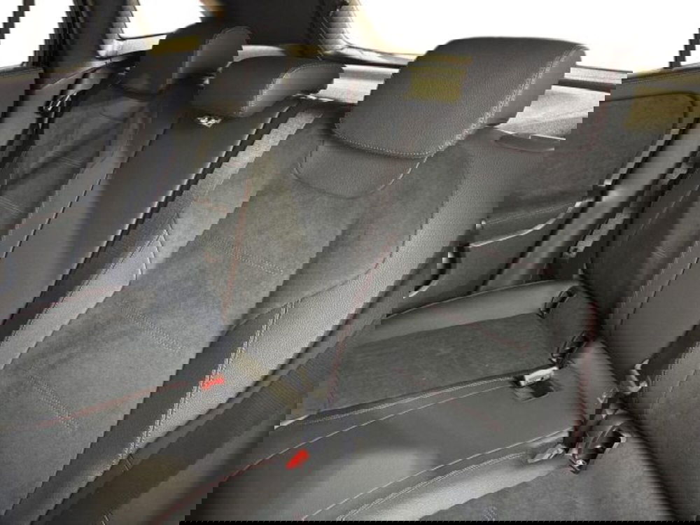 Mercedes-Benz GLA SUV nuova a Bologna (9)