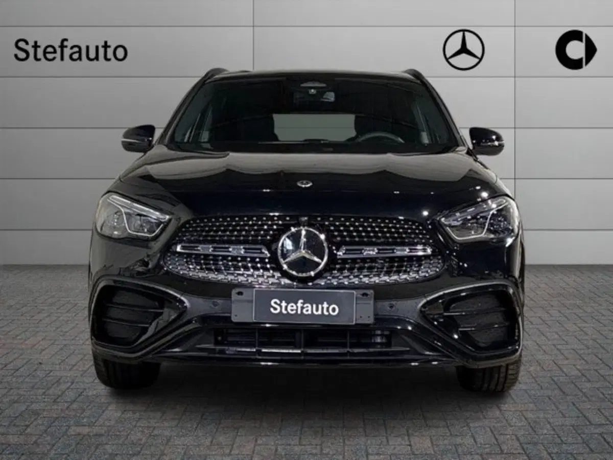 Mercedes-Benz GLA SUV nuova a Bologna (4)