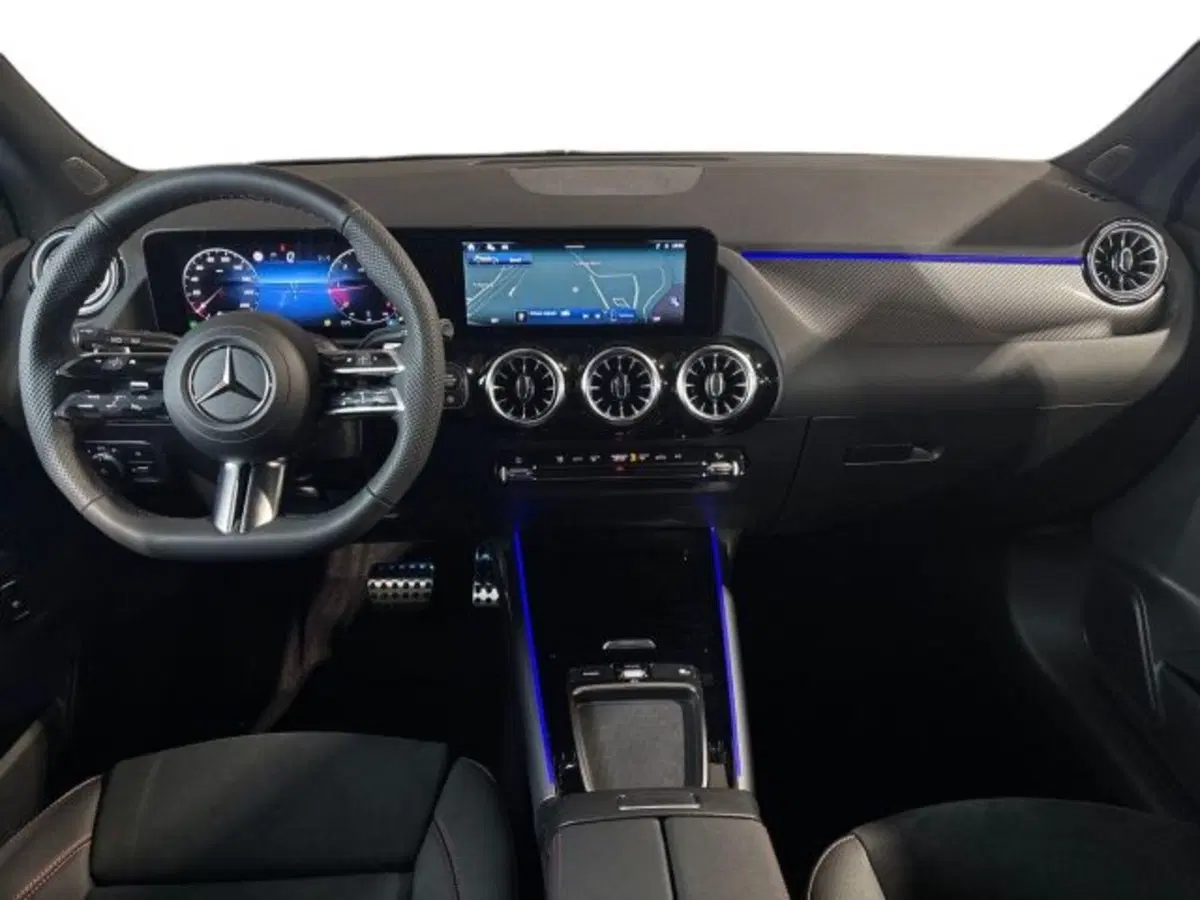 Mercedes-Benz GLA SUV nuova a Bologna (13)