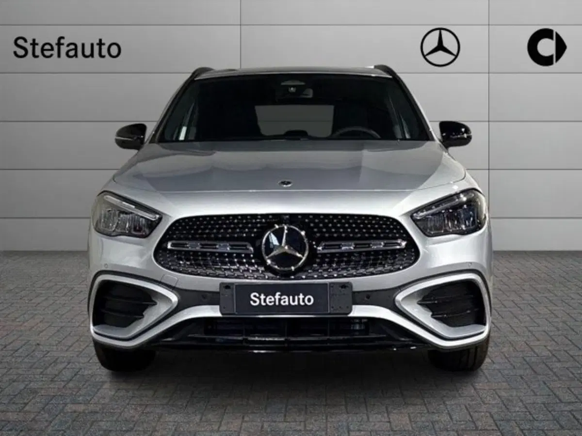 Mercedes-Benz GLA SUV nuova a Bologna (4)
