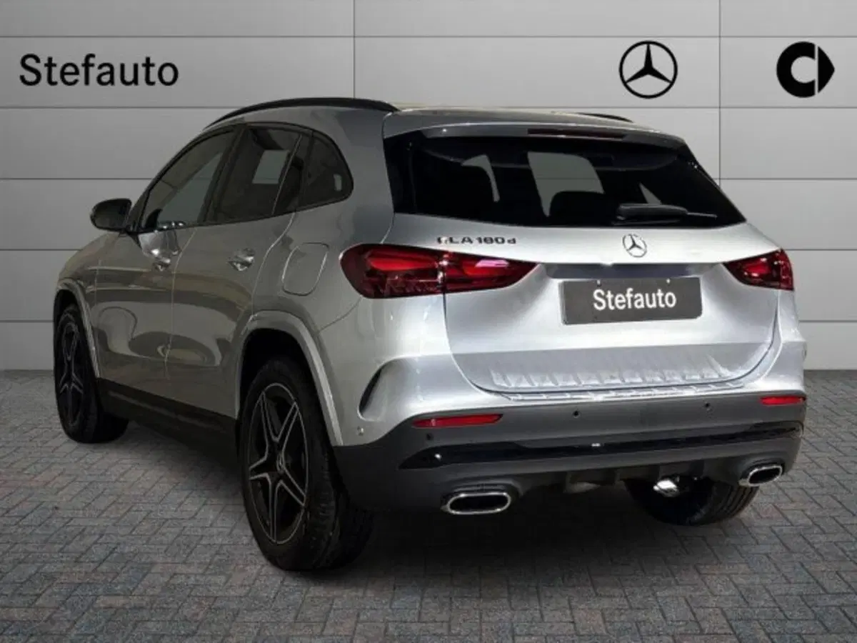 Mercedes-Benz GLA SUV nuova a Bologna (5)