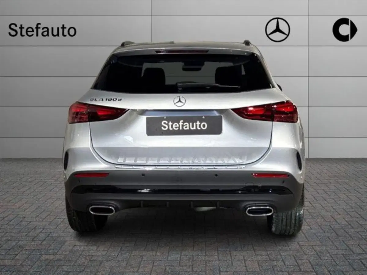 Mercedes-Benz GLA SUV nuova a Bologna (6)