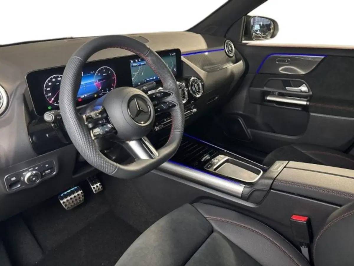Mercedes-Benz GLA SUV nuova a Bologna (11)