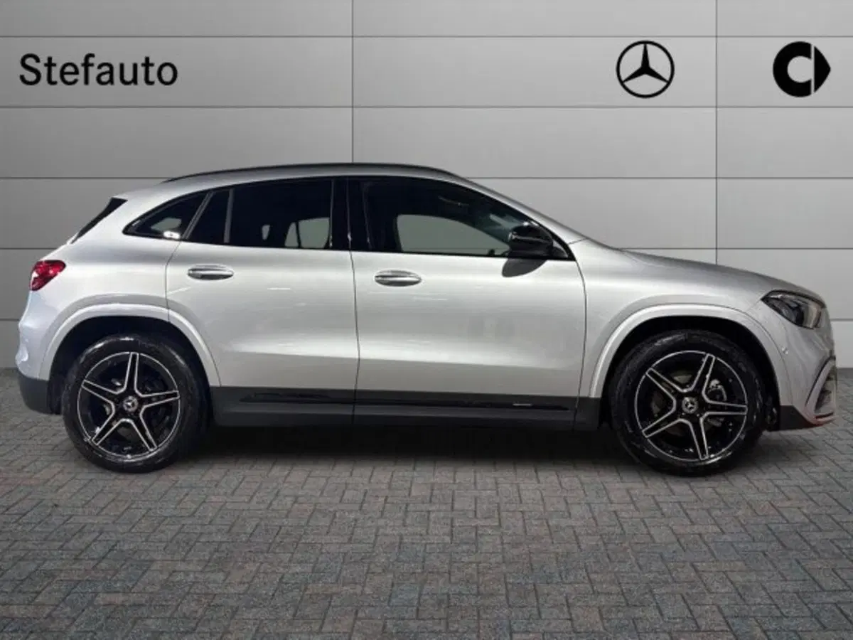 Mercedes-Benz GLA SUV nuova a Bologna (2)