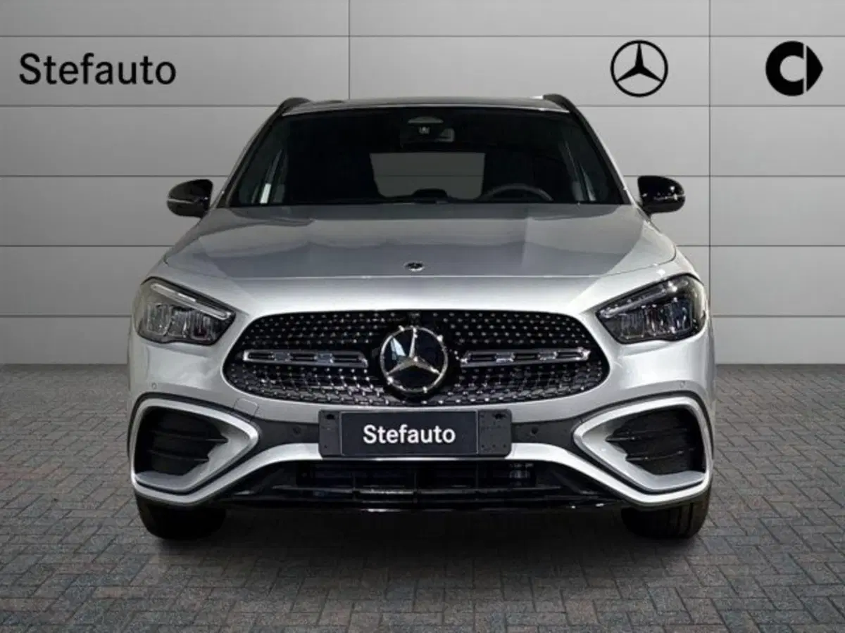 Mercedes-Benz GLA SUV nuova a Bologna (4)