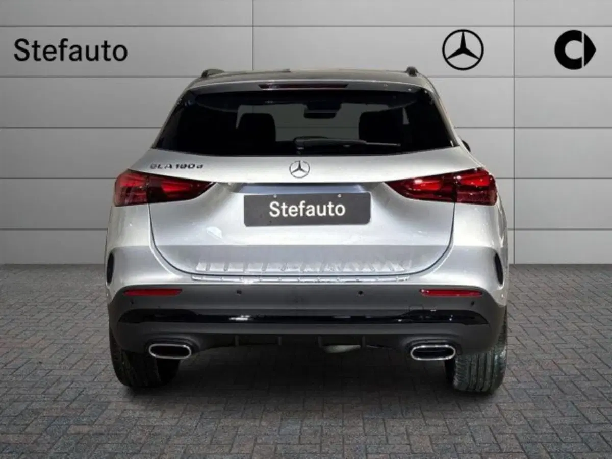 Mercedes-Benz GLA SUV nuova a Bologna (6)