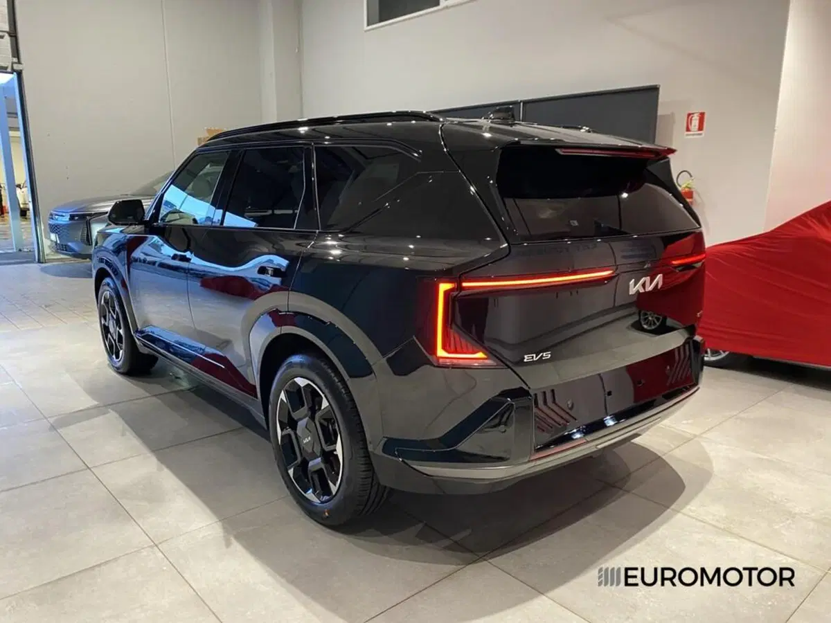 Kia EV5 nuova a Bari (12)