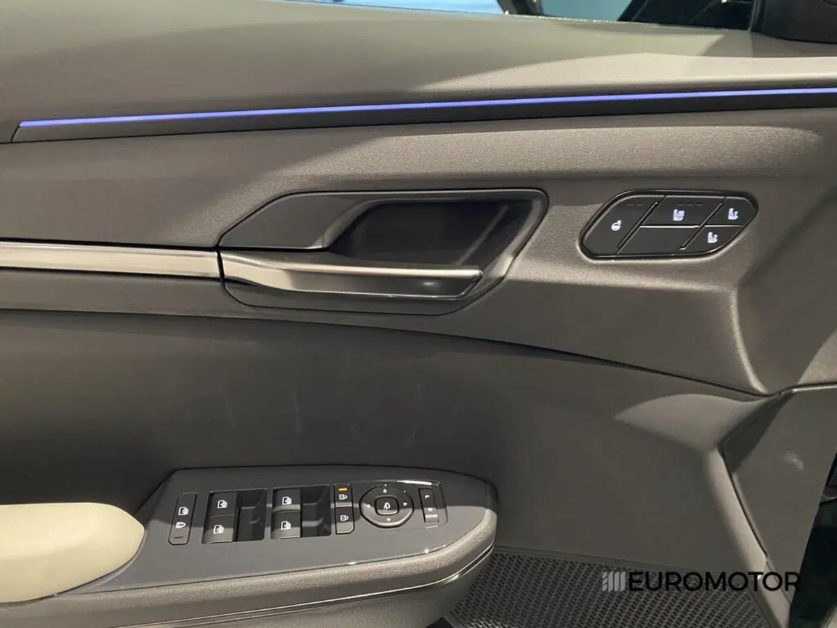 Kia EV5 nuova a Bari (15)
