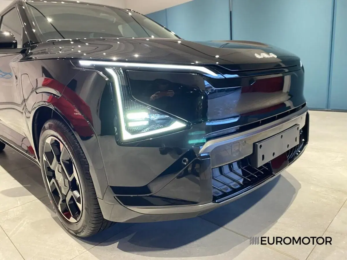Kia EV5 nuova a Bari (4)