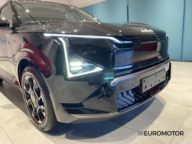 Kia EV5 nuova a Bari (4)