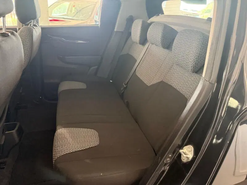 Mahindra KUV100 usata a Firenze (3)