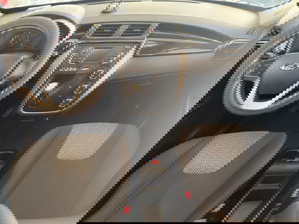 Mahindra KUV100 usata a Firenze (4)