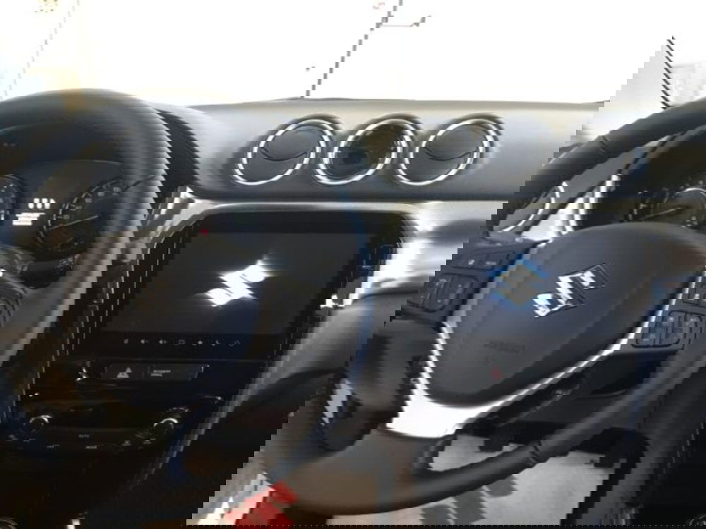 Suzuki Vitara nuova a Reggio Emilia (10)