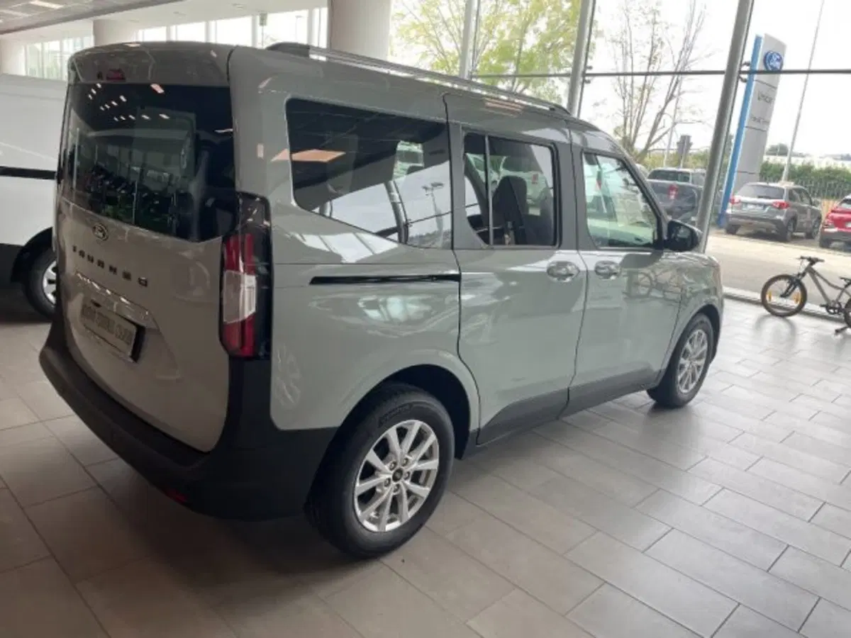 Ford Tourneo Courier nuova a Cuneo (4)