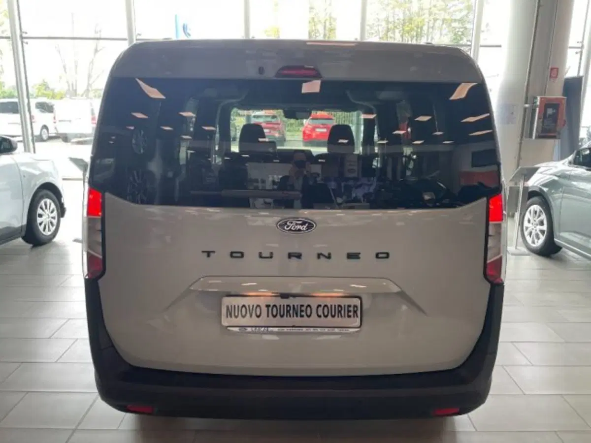 Ford Tourneo Courier nuova a Cuneo (6)