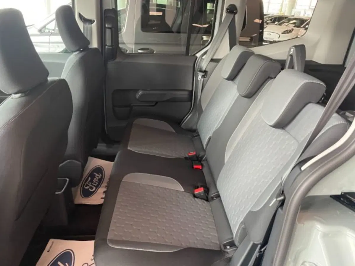 Ford Tourneo Courier nuova a Cuneo (8)