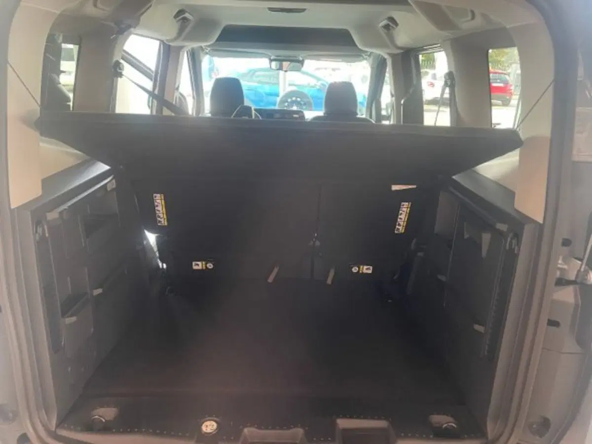 Ford Tourneo Courier nuova a Cuneo (7)