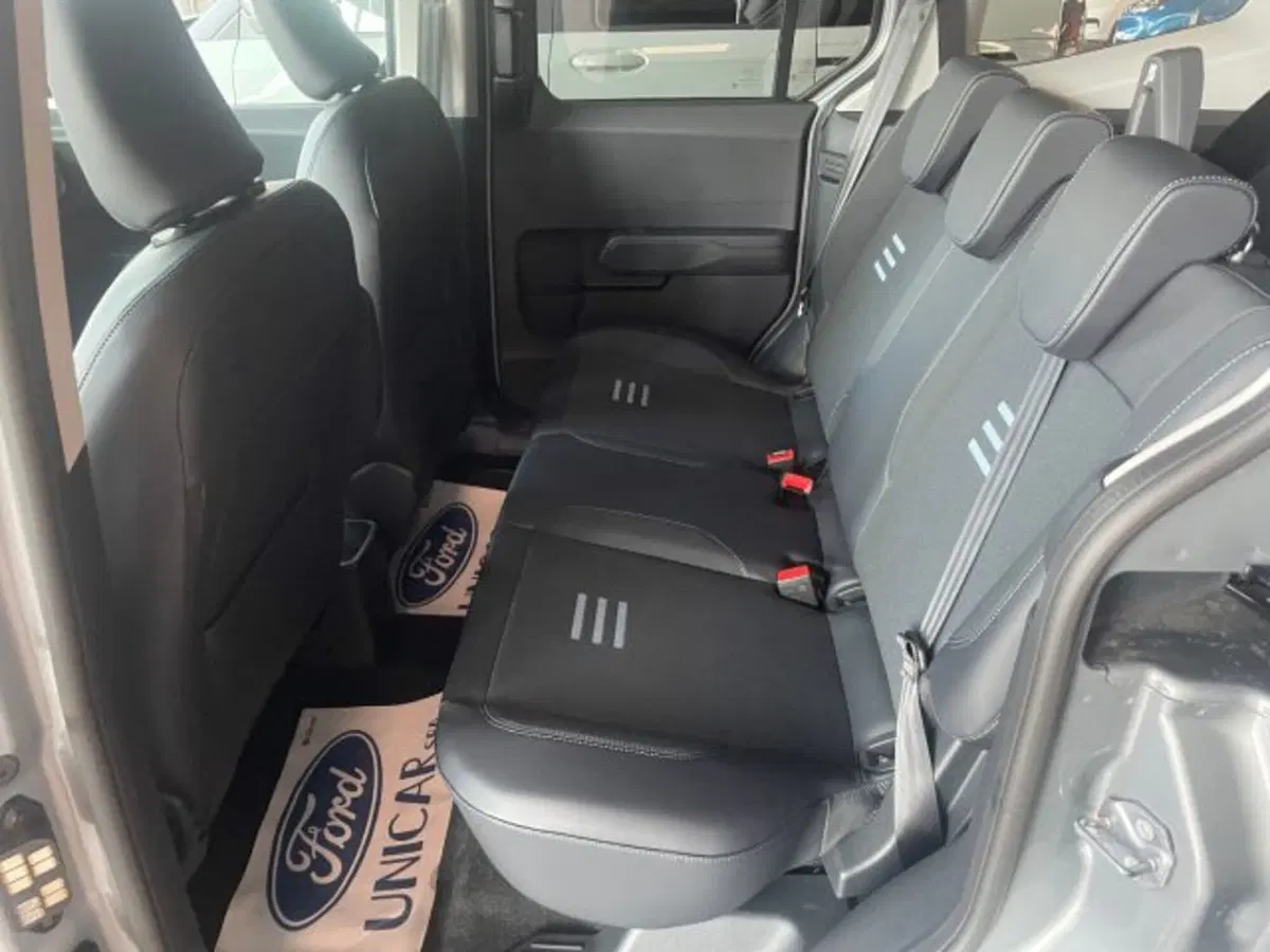 Ford Tourneo Courier nuova a Cuneo (9)