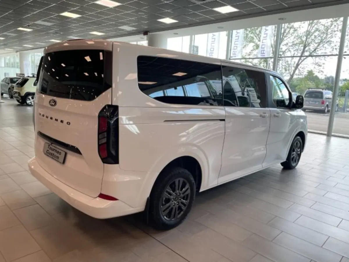 Ford Tourneo Custom nuova a Cuneo (6)