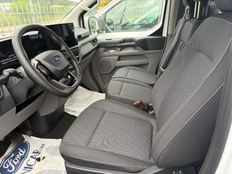 Ford Transit Custom Furgone nuova a Cuneo (8)