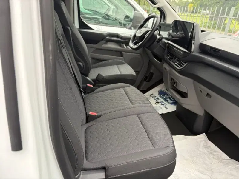 Ford Transit Custom Furgone nuova a Cuneo (9)