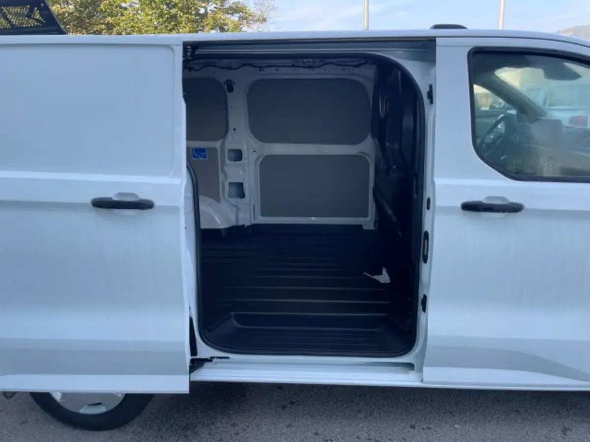 Ford Transit Custom Furgone nuova a Cuneo (8)