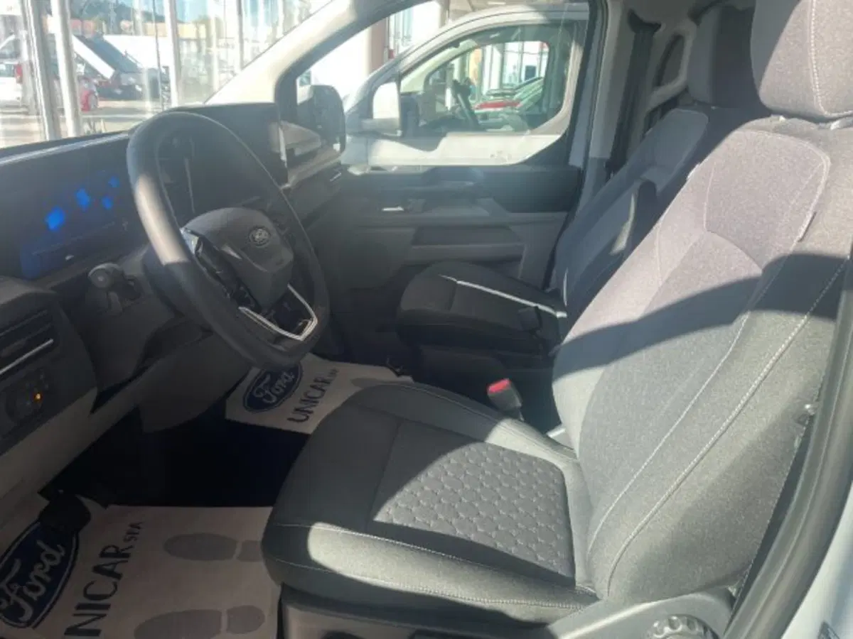Ford Transit Custom Furgone nuova a Cuneo (11)