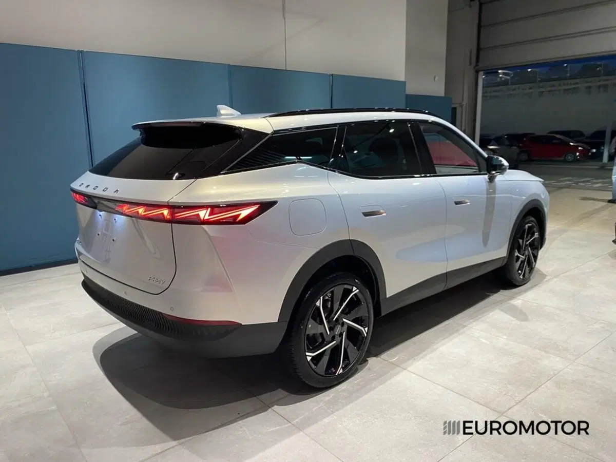 Omoda Omoda 7 SHS-P nuova a Bari (7)