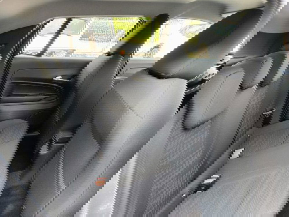 Jeep Avenger nuova a Brescia (17)