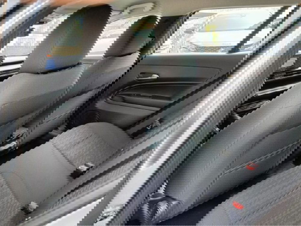 Jeep Avenger nuova a Brescia (18)