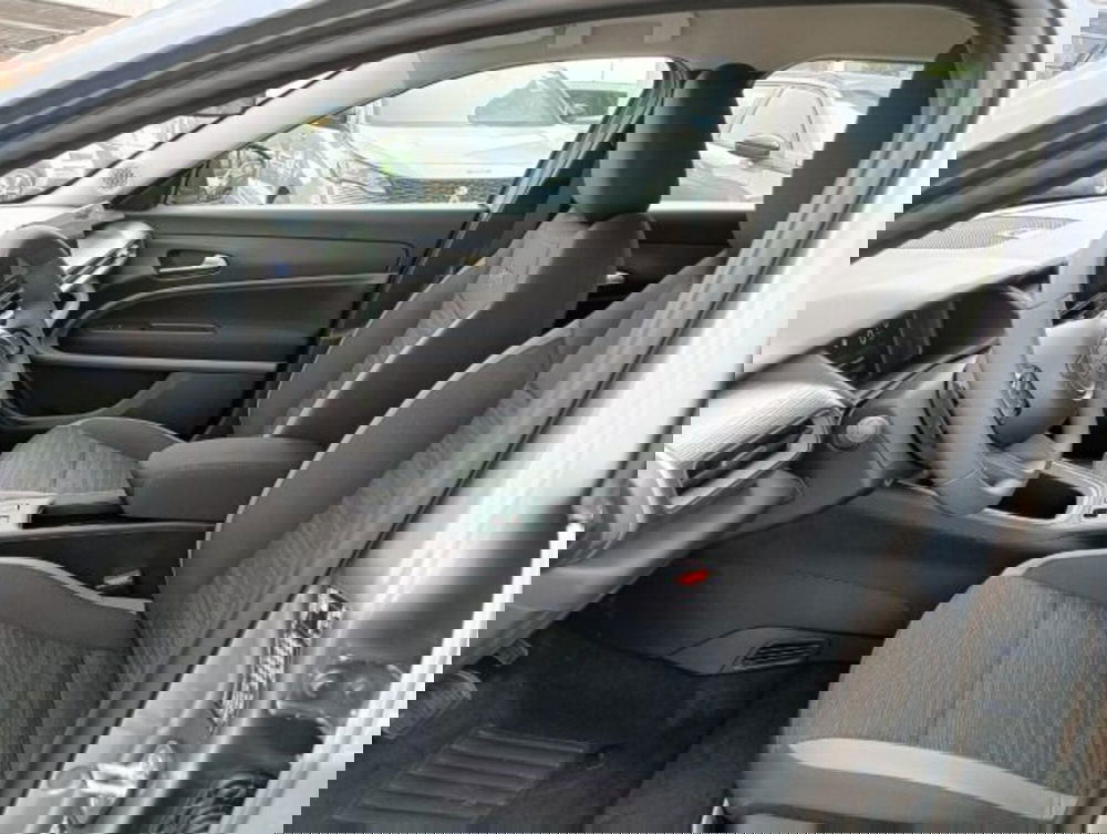 Jeep Avenger nuova a Brescia (8)