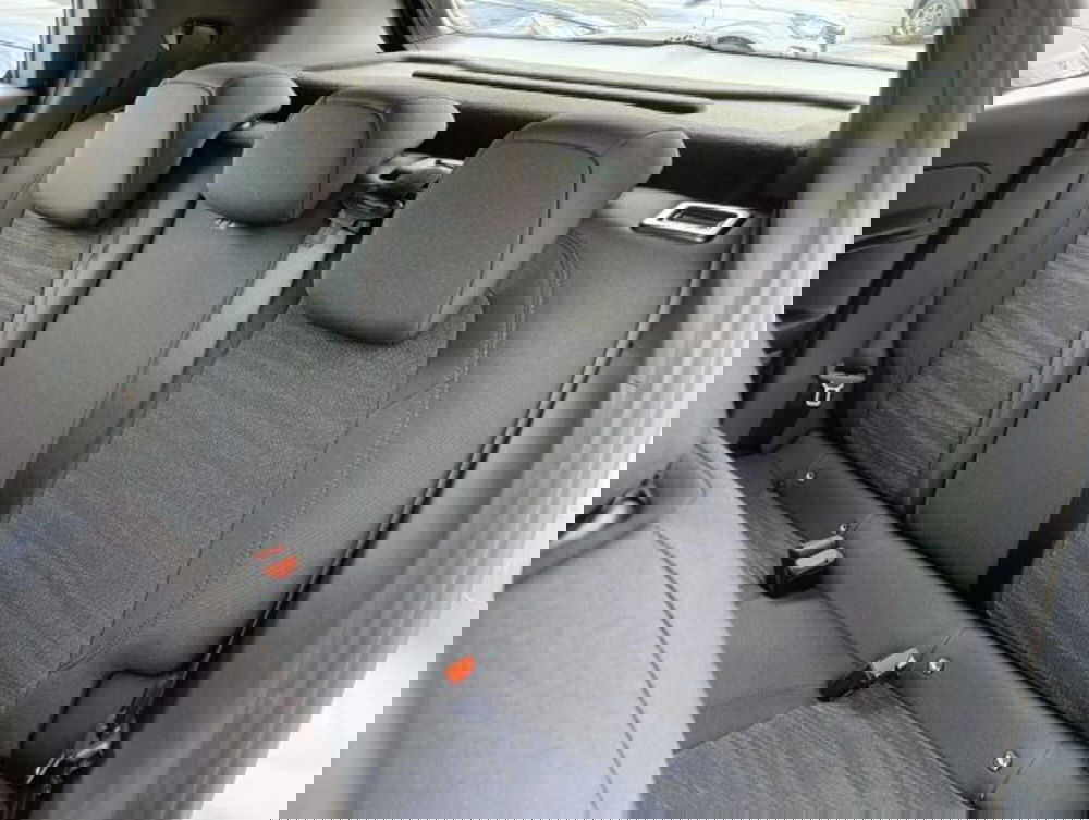 Jeep Avenger nuova a Brescia (9)