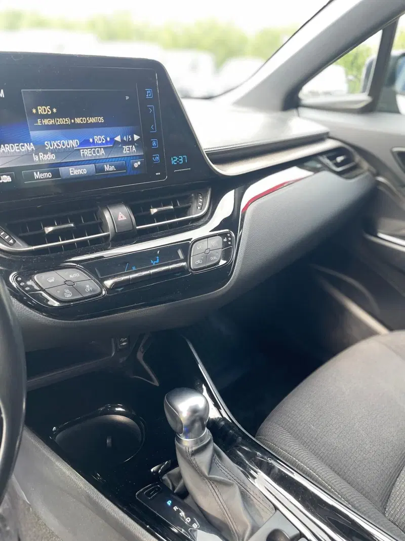 Toyota Toyota C-HR usata a Sassari (10)