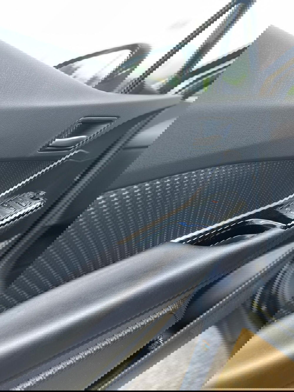 Toyota Toyota C-HR usata a Sassari (11)