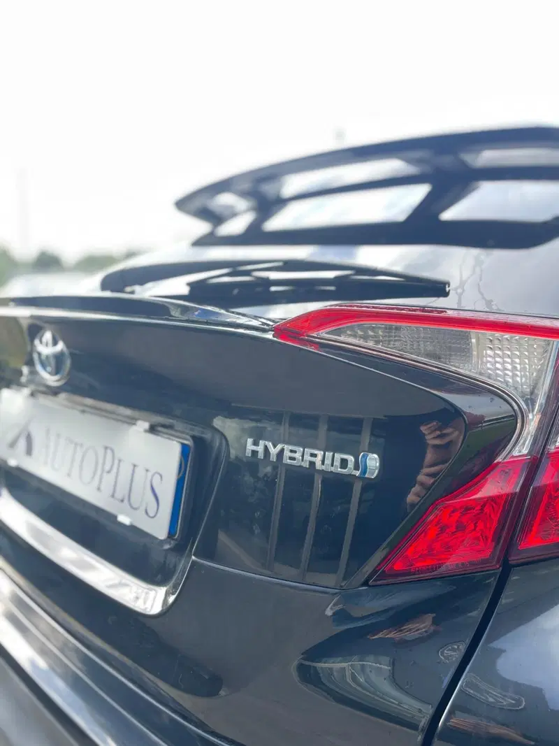 Toyota Toyota C-HR usata a Sassari (2)
