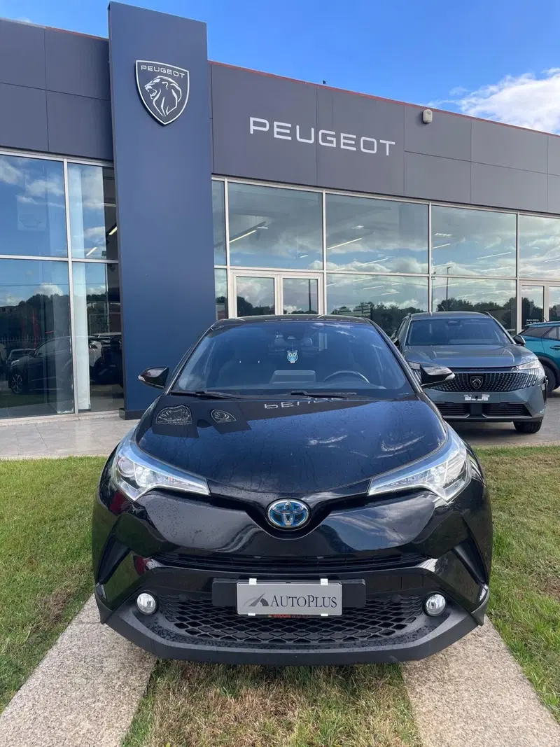 Toyota Toyota C-HR usata a Sassari (7)