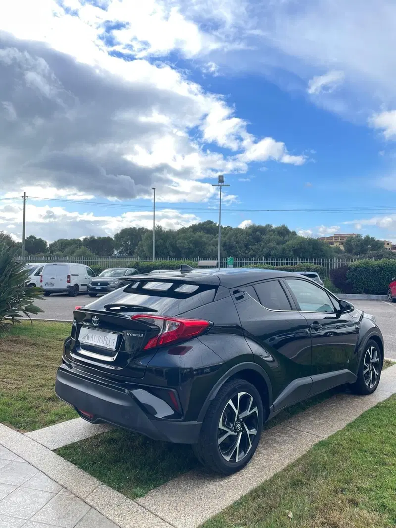 Toyota Toyota C-HR usata a Sassari (8)