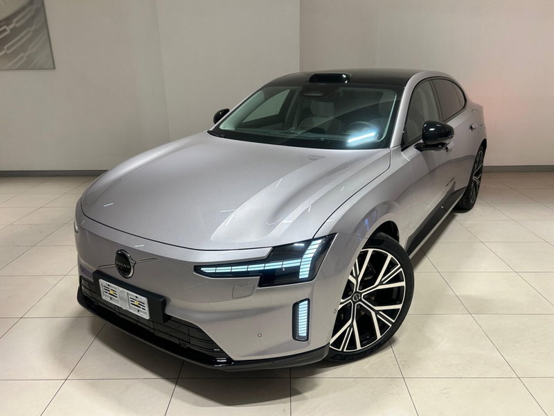 Volvo ES90 nuova a Napoli