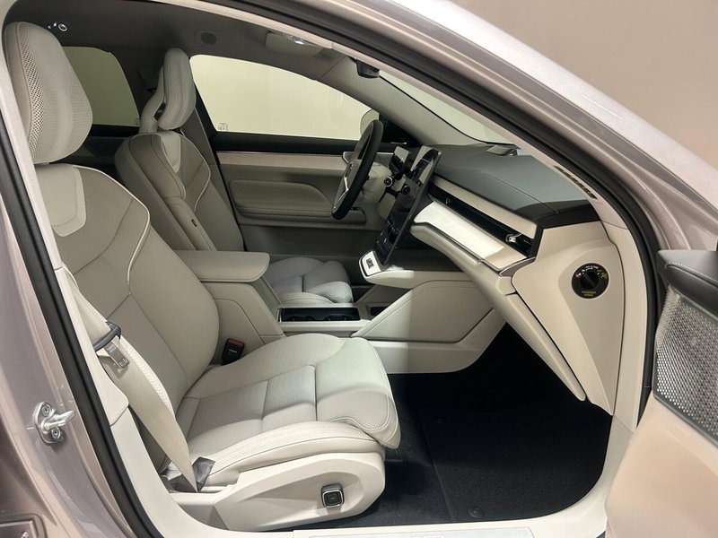 Volvo ES90 nuova a Napoli (3)