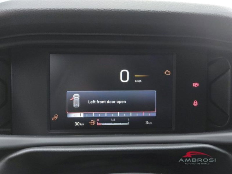 Jeep Avenger nuova a Perugia (13)