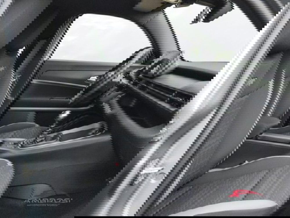 Jeep Avenger nuova a Perugia (12)