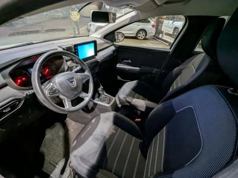 Dacia Sandero usata a Parma (11)