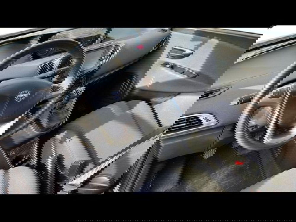 Lancia Ypsilon usata a Firenze (10)