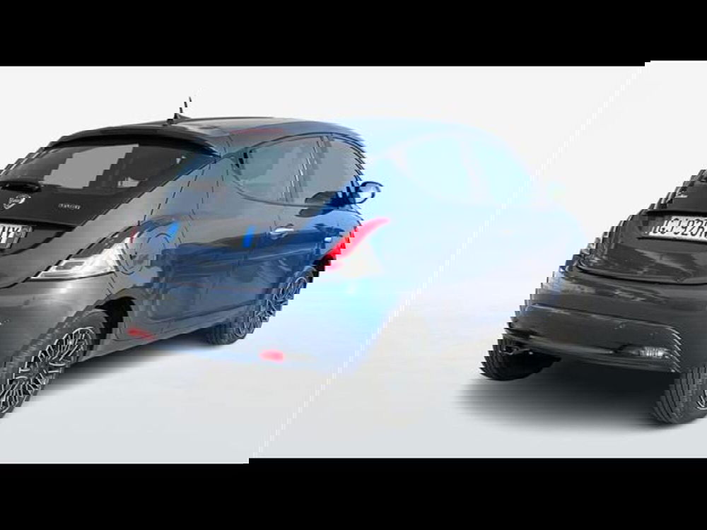 Lancia Ypsilon usata a Firenze (3)