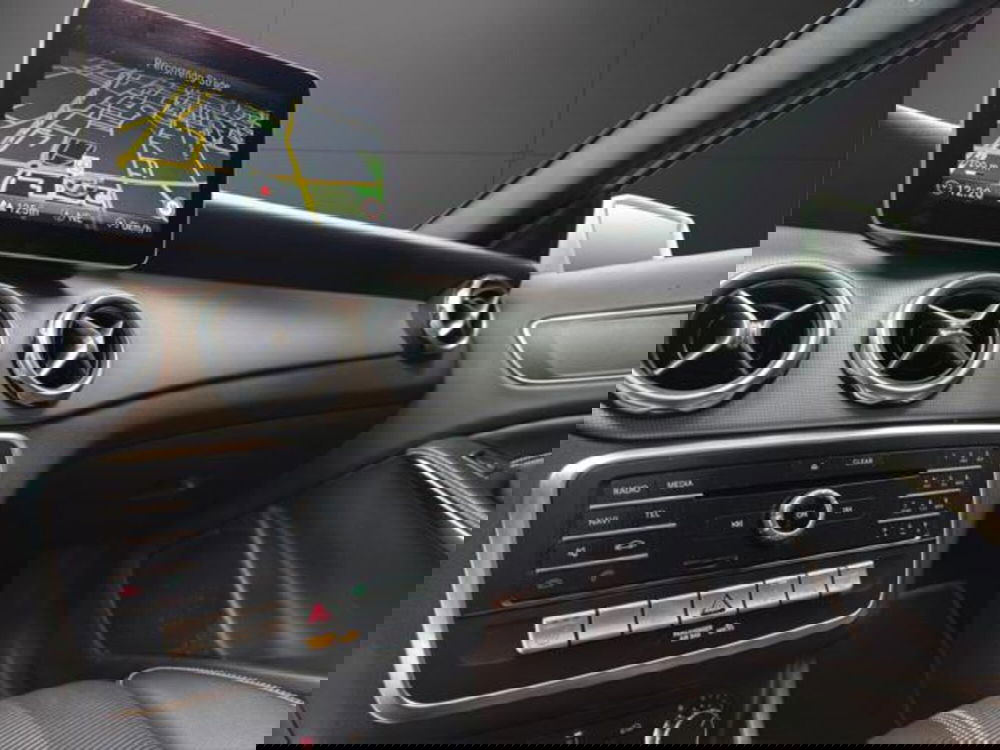 Mercedes-Benz GLA SUV usata a Milano (11)